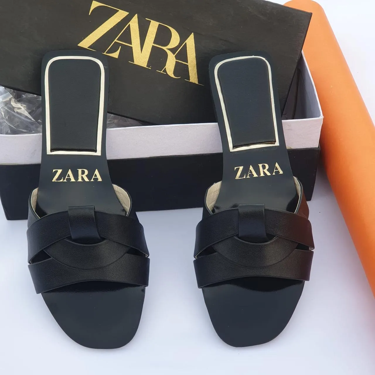 ZARA BASIC BLACK FLAT